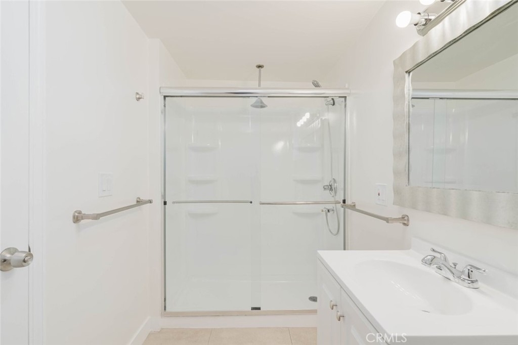 7945 Woodman Avenue - Photo 18