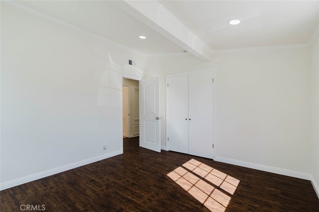 7945 Woodman Avenue - Photo 12