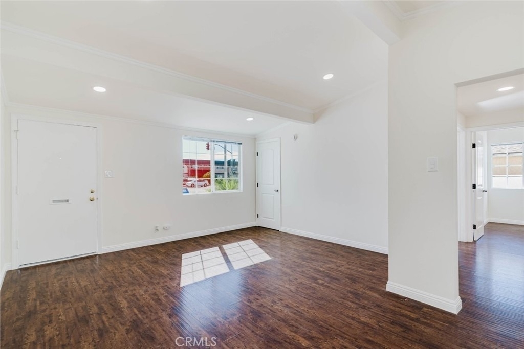 7945 Woodman Avenue - Photo 6