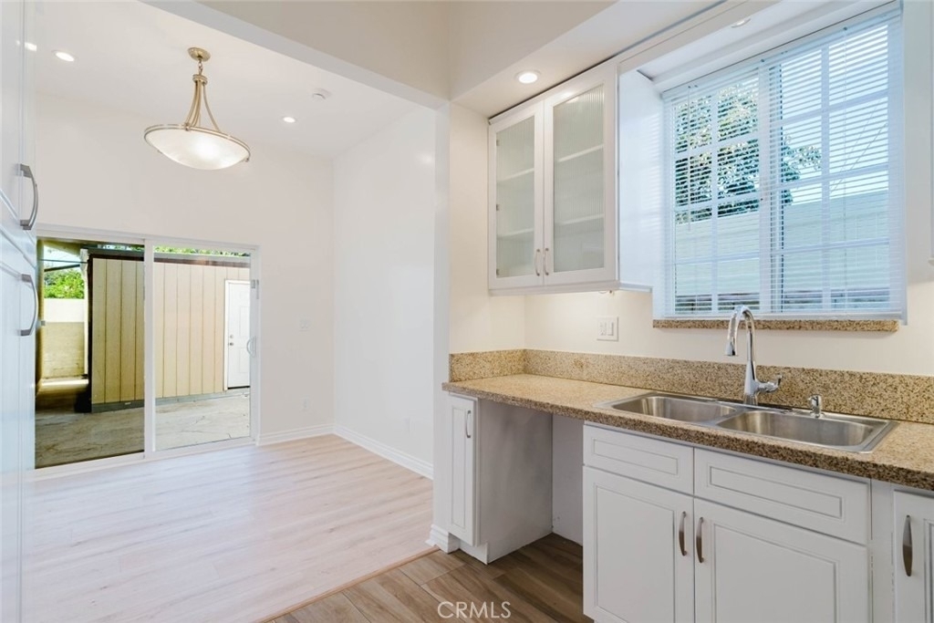7947 Woodman Avenue - Photo 12