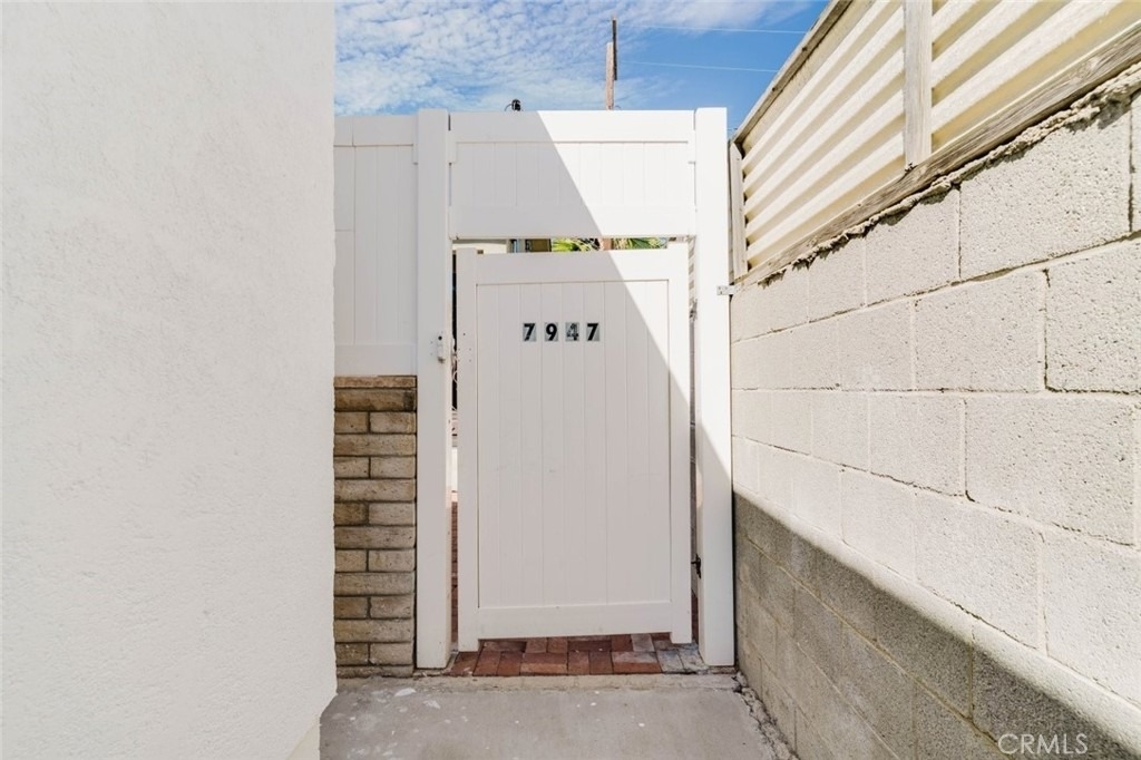 7947 Woodman Avenue - Photo 23