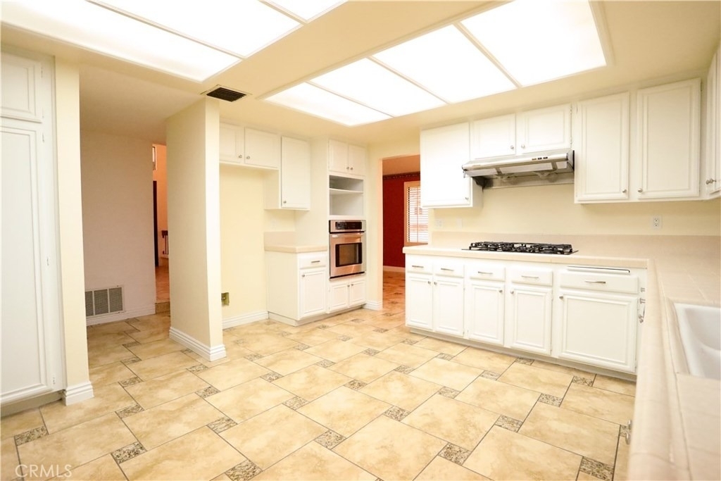 19235 Dunure Place - Photo 7