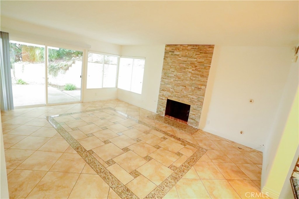 19235 Dunure Place - Photo 9