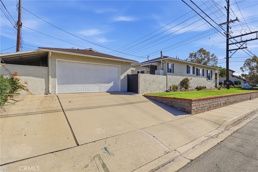 22939 Ocean Avenue - Photo 2