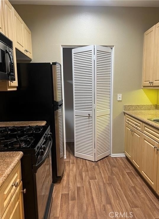 2418 Watermarke Place - Photo 3