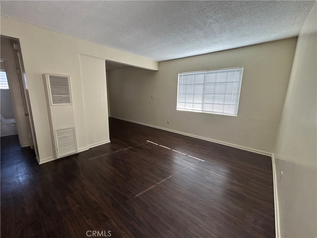 327 W Carson Street - Photo 3