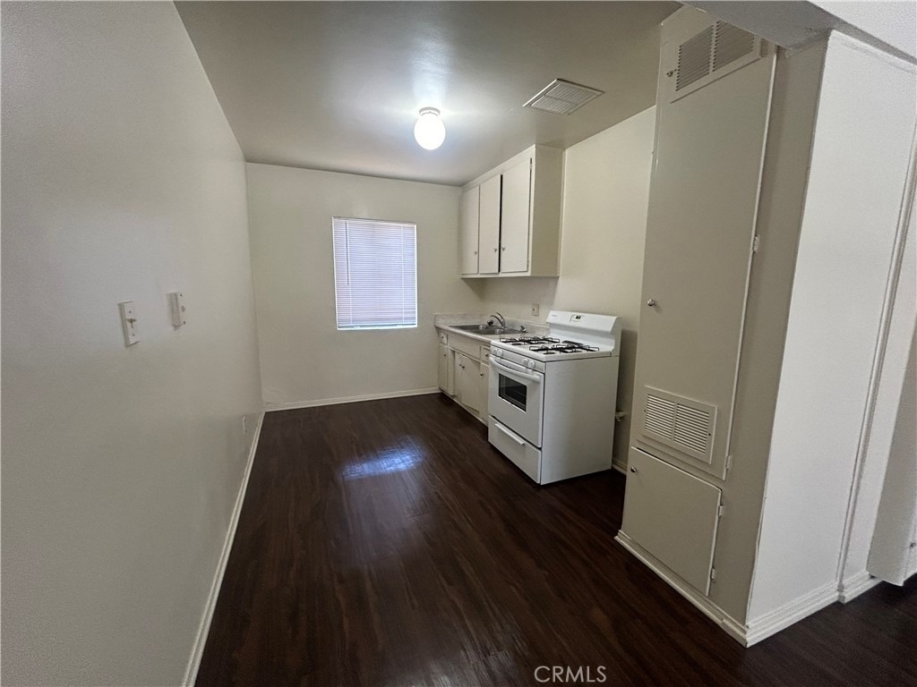 327 W Carson Street - Photo 6