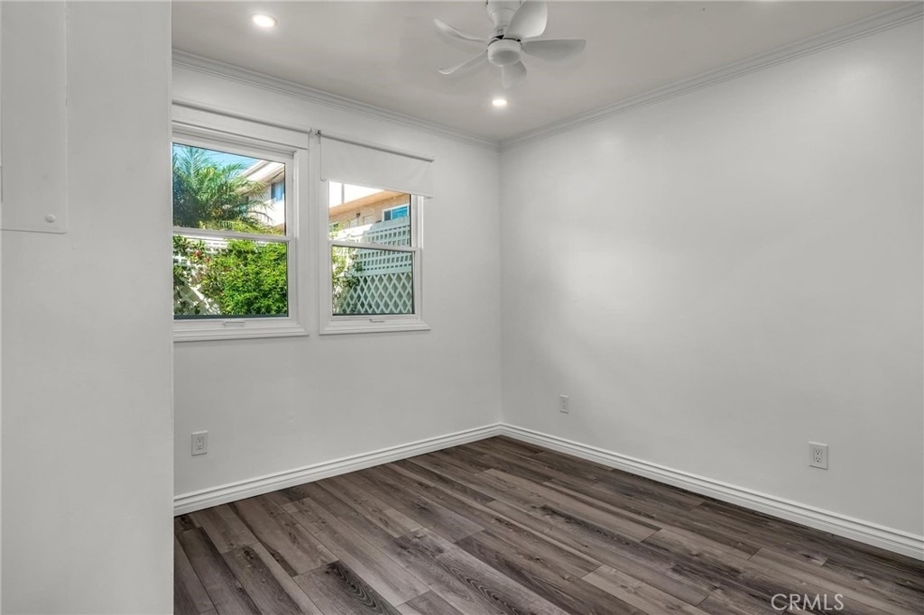501 Ave B - Photo 9