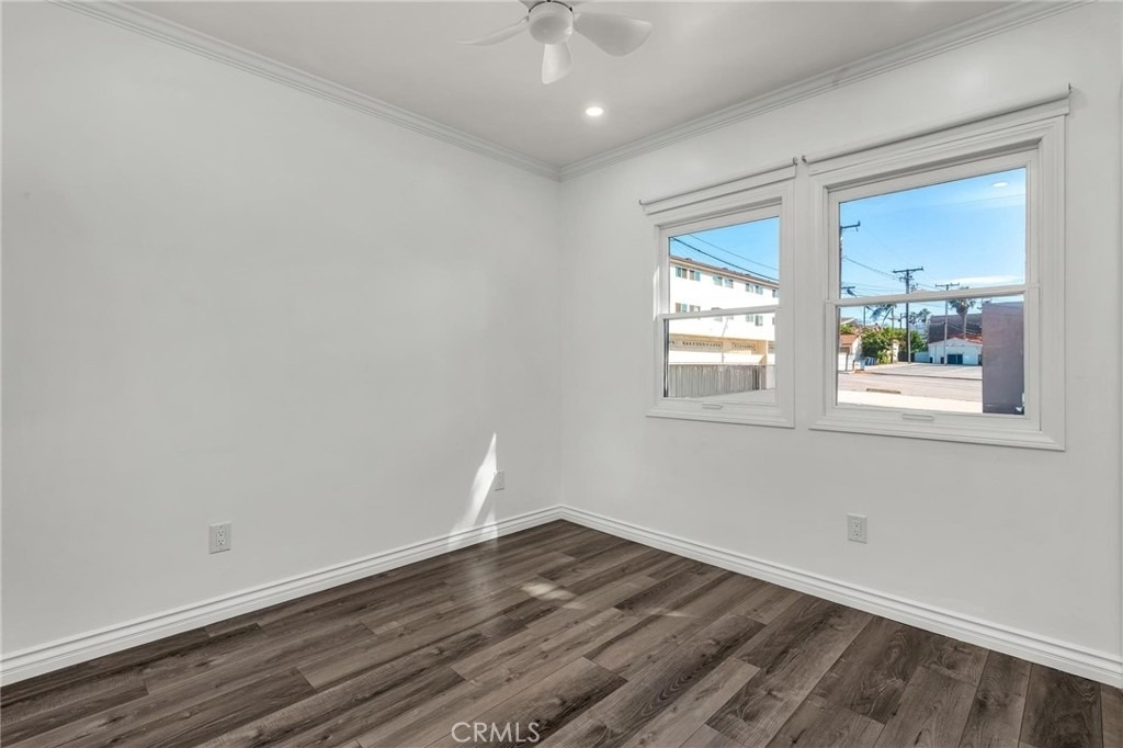 501 Ave B - Photo 12