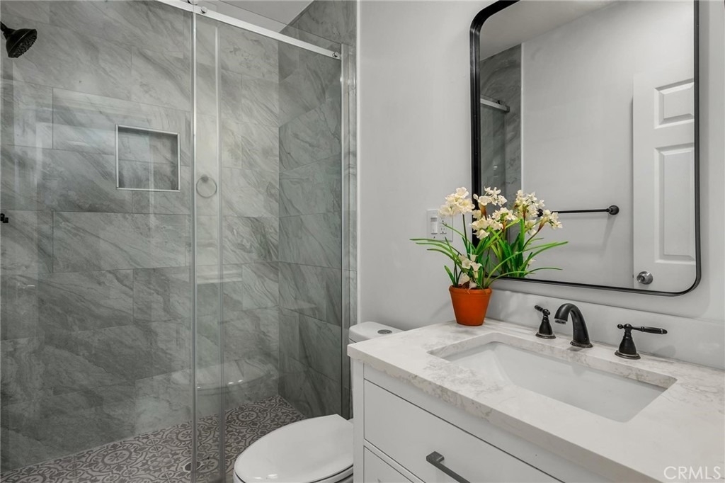 501 Ave B - Photo 11