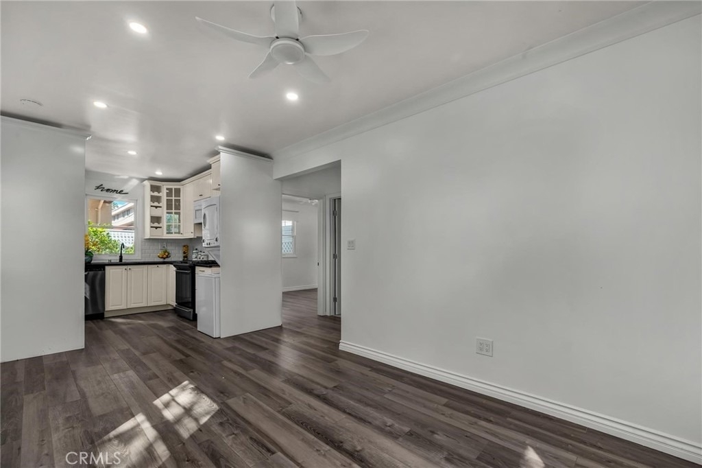 501 Ave B - Photo 4