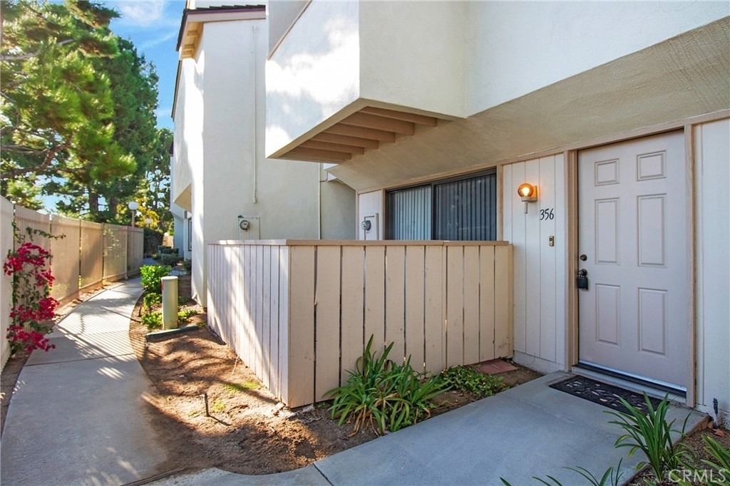 356 Mountain Court - Photo 0