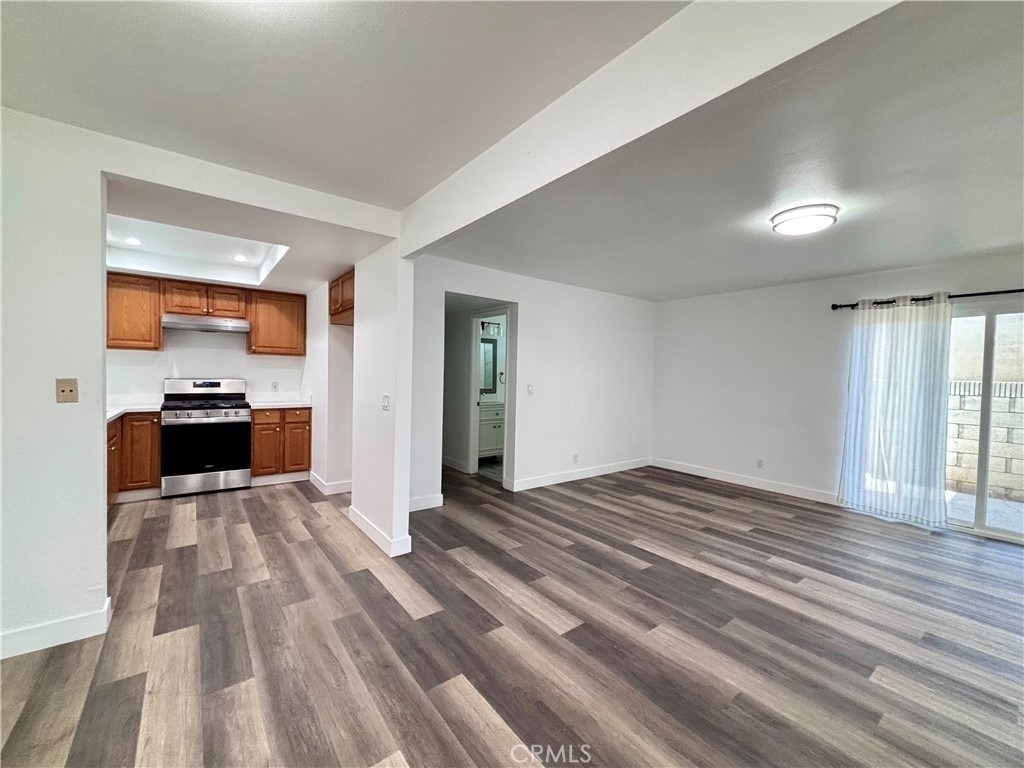 840 Anaheim - Photo 4