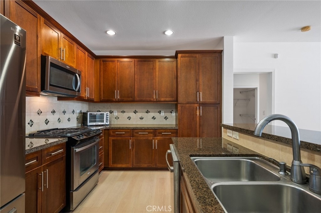 2349 Jefferson - Photo 5
