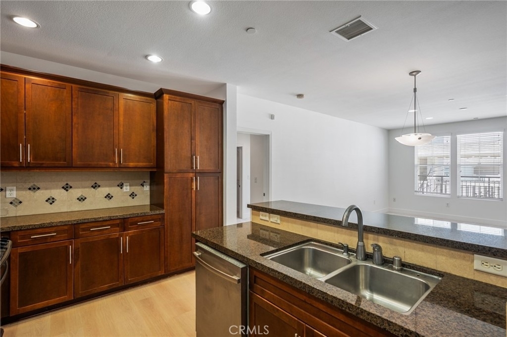 2349 Jefferson - Photo 4