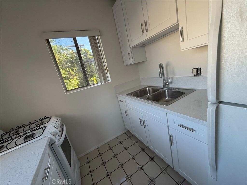 14154 Roscoe - Photo 5