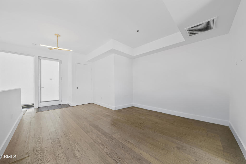 1345 Havenhurst - Photo 4