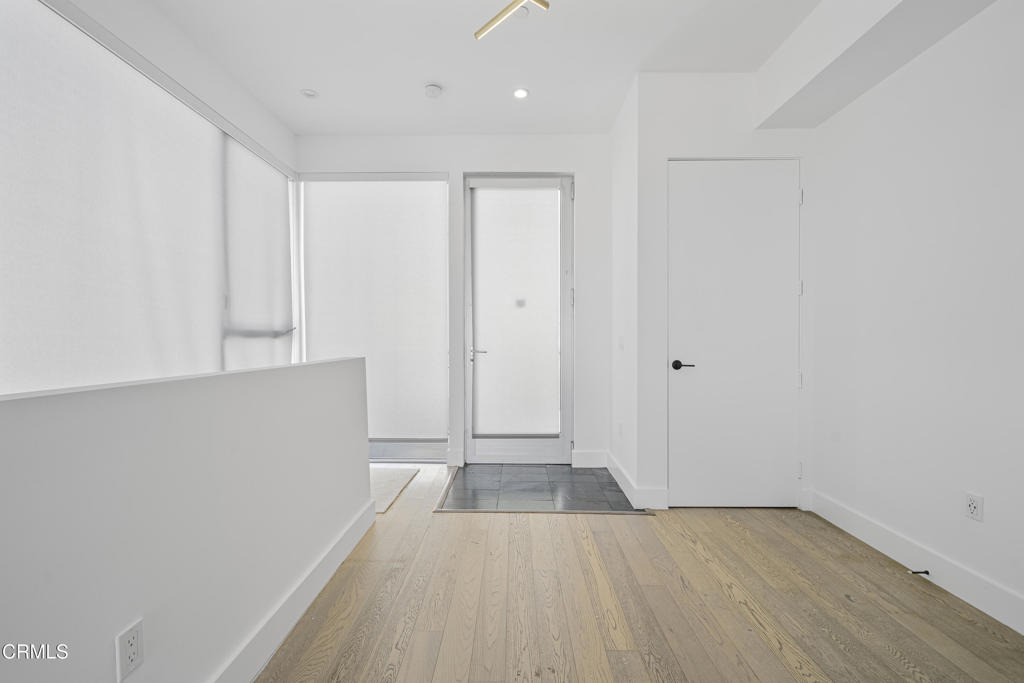 1345 Havenhurst - Photo 2