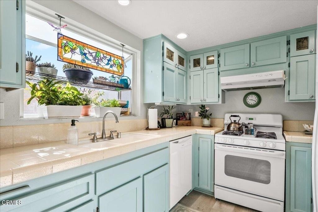 509 W Duarte Road - Photo 10