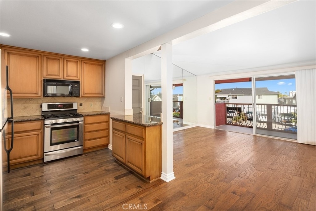 34121 Ruby Lantern - Photo 2