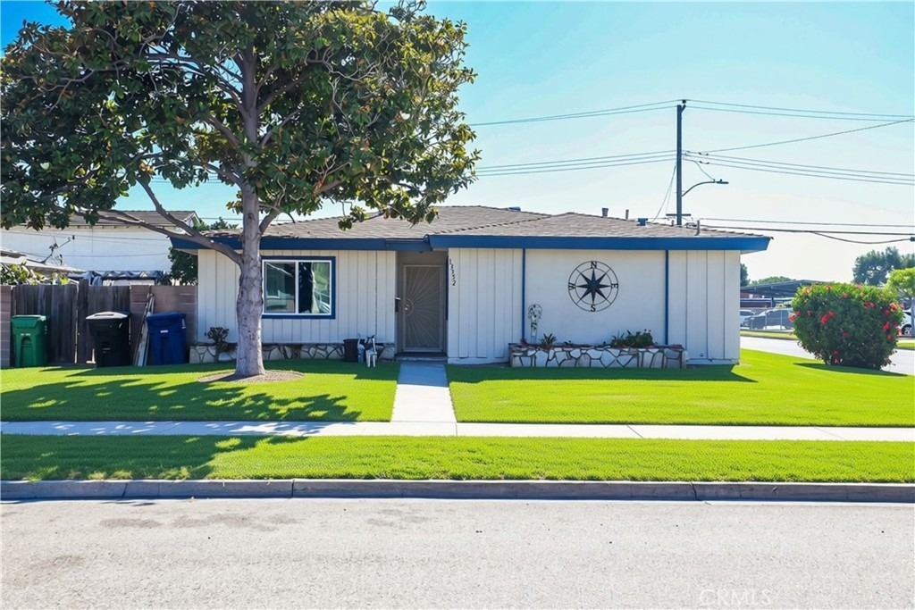 13352 Barney Street - Photo 0