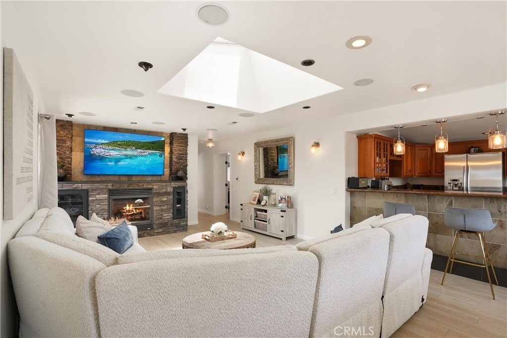 142 Liberty - Photo 4