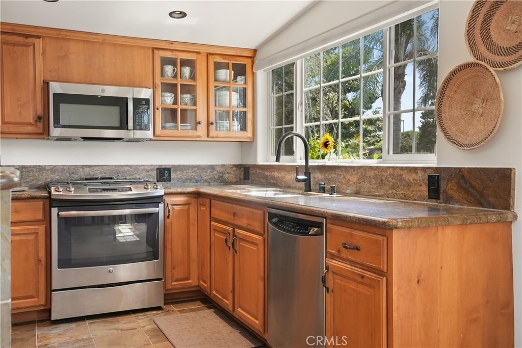 142 Liberty - Photo 15