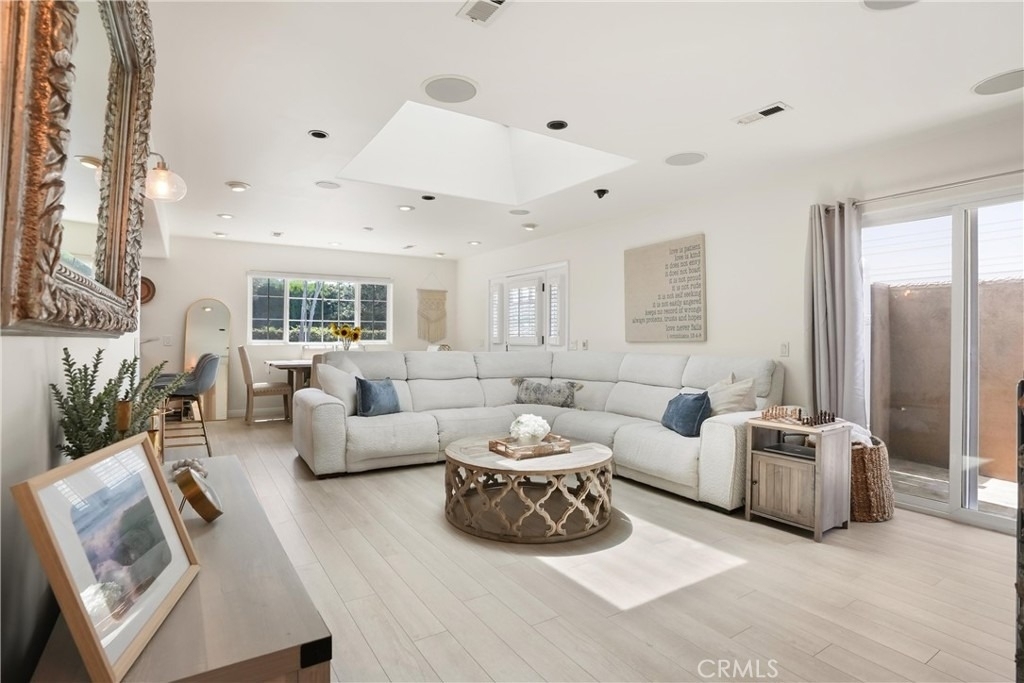 142 Liberty - Photo 8