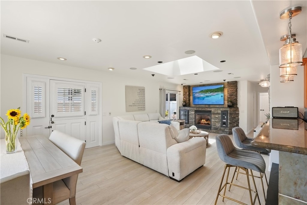 142 Liberty - Photo 3