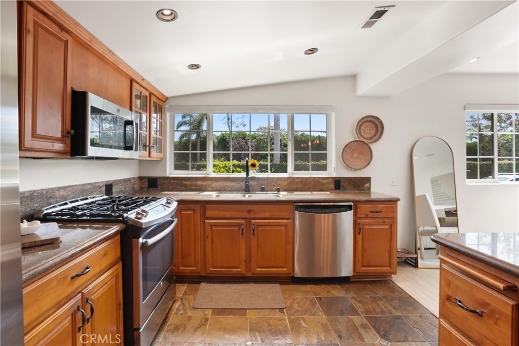 142 Liberty - Photo 14