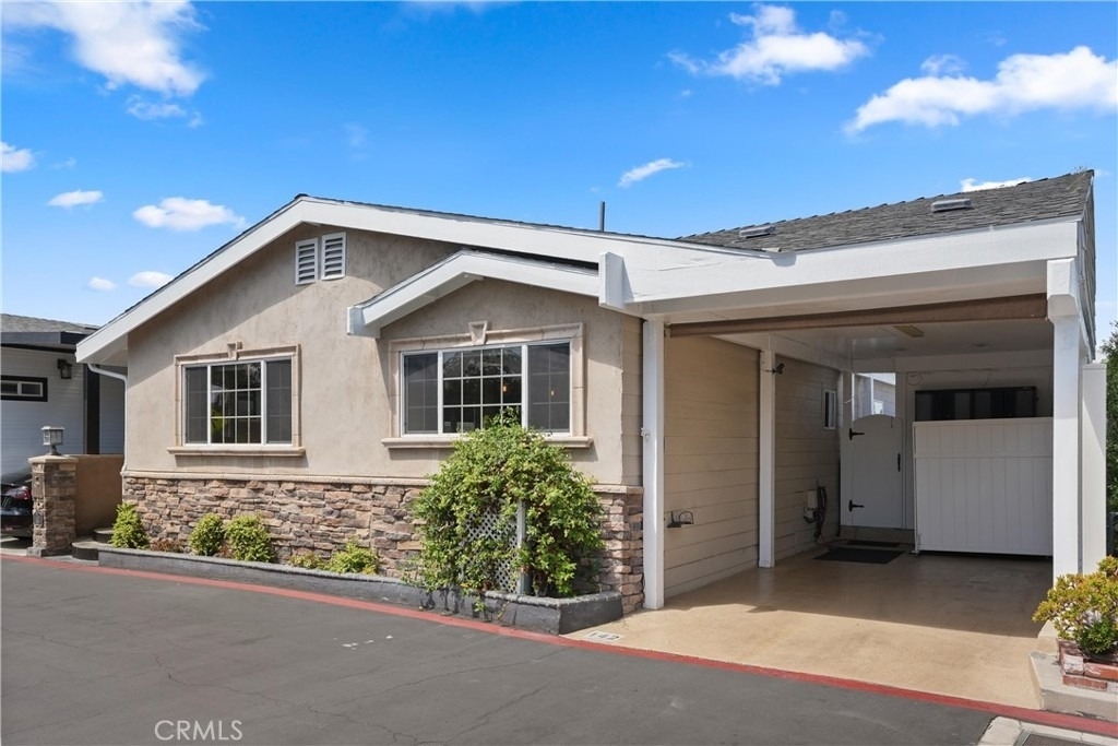 142 Liberty - Photo 1