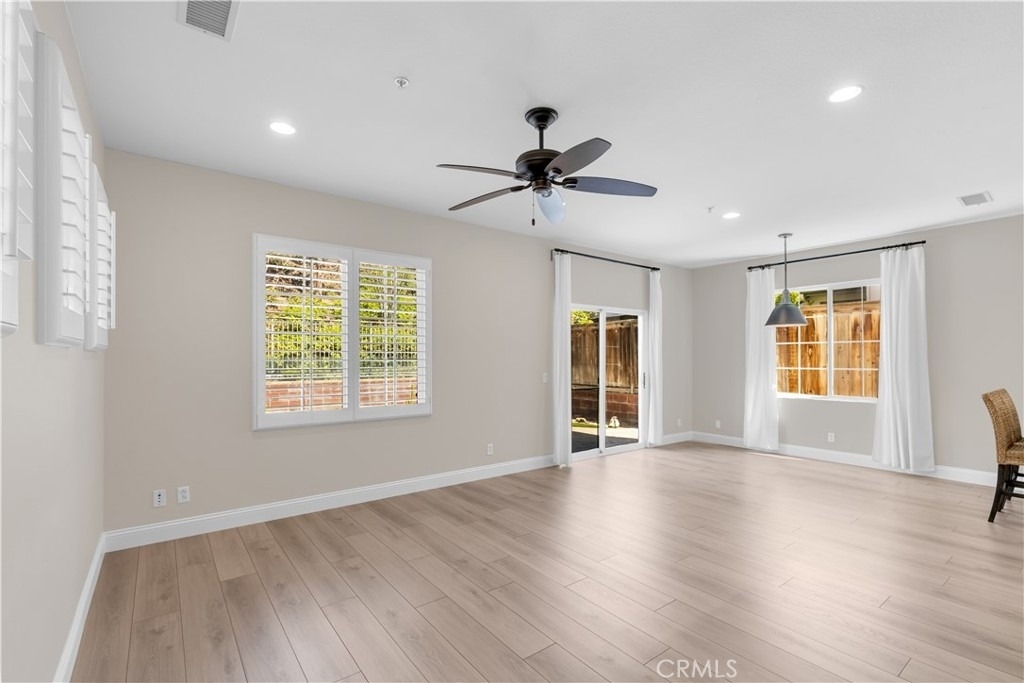 9 Fieldhouse - Photo 8