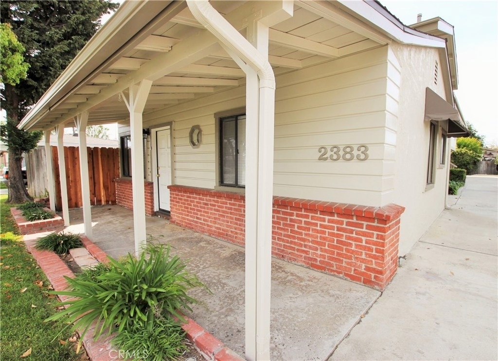 2383 Carlton Place - Photo 3