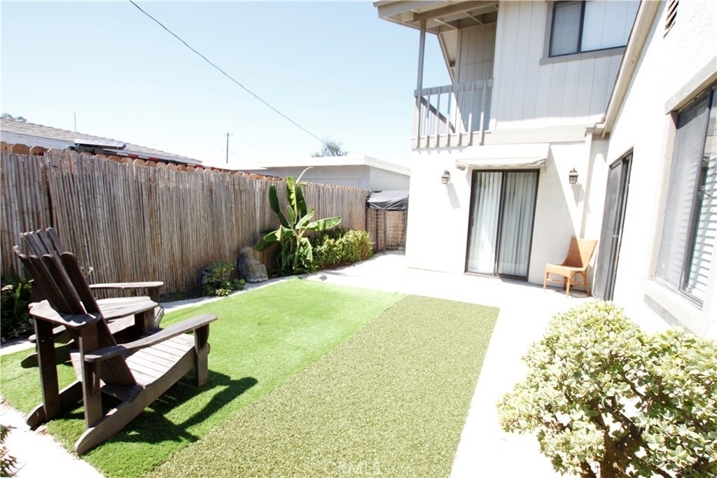 2383 Carlton Place - Photo 35