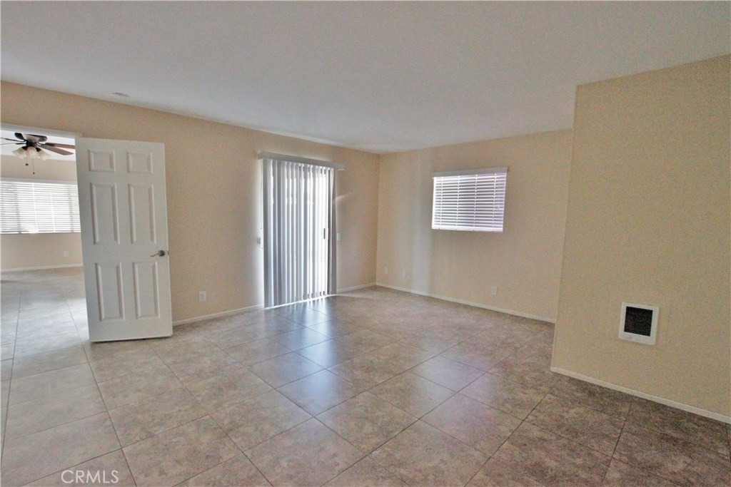 2383 Carlton Place - Photo 11