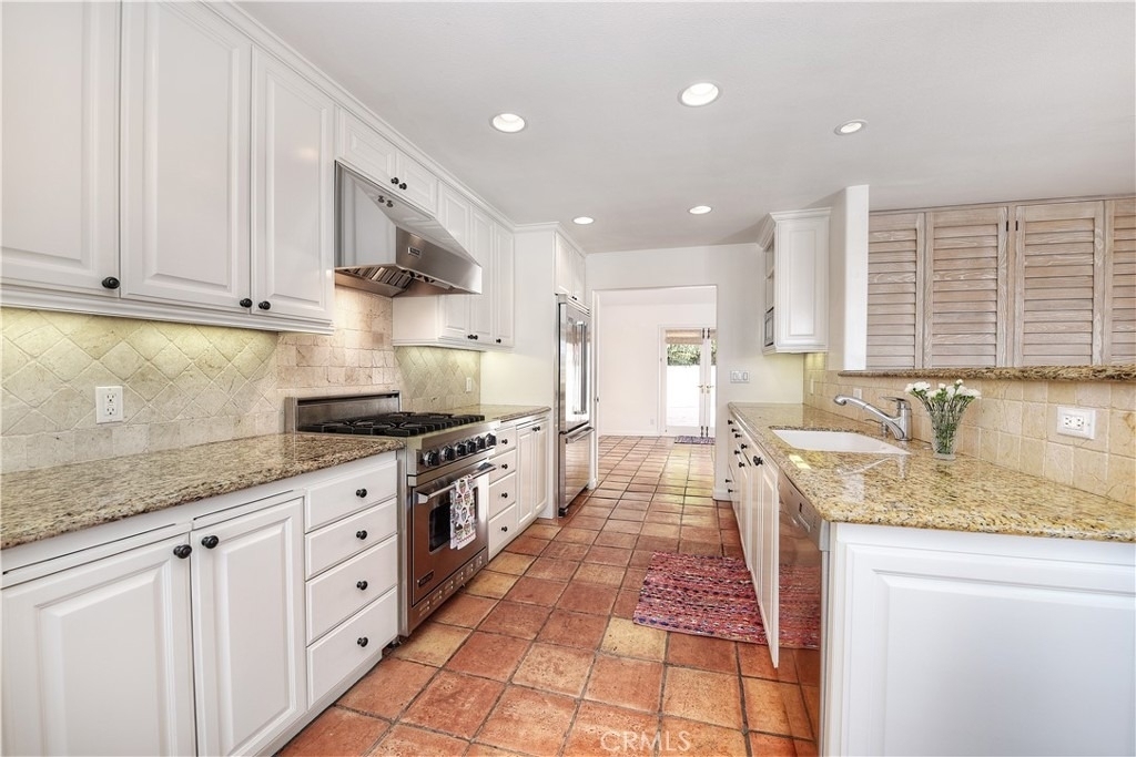 906 Emerald Bay - Photo 8