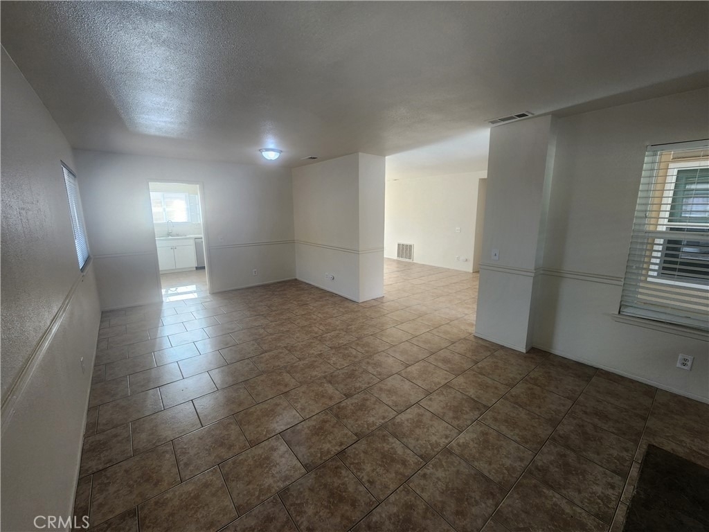 15071 Arlette Drive - Photo 4