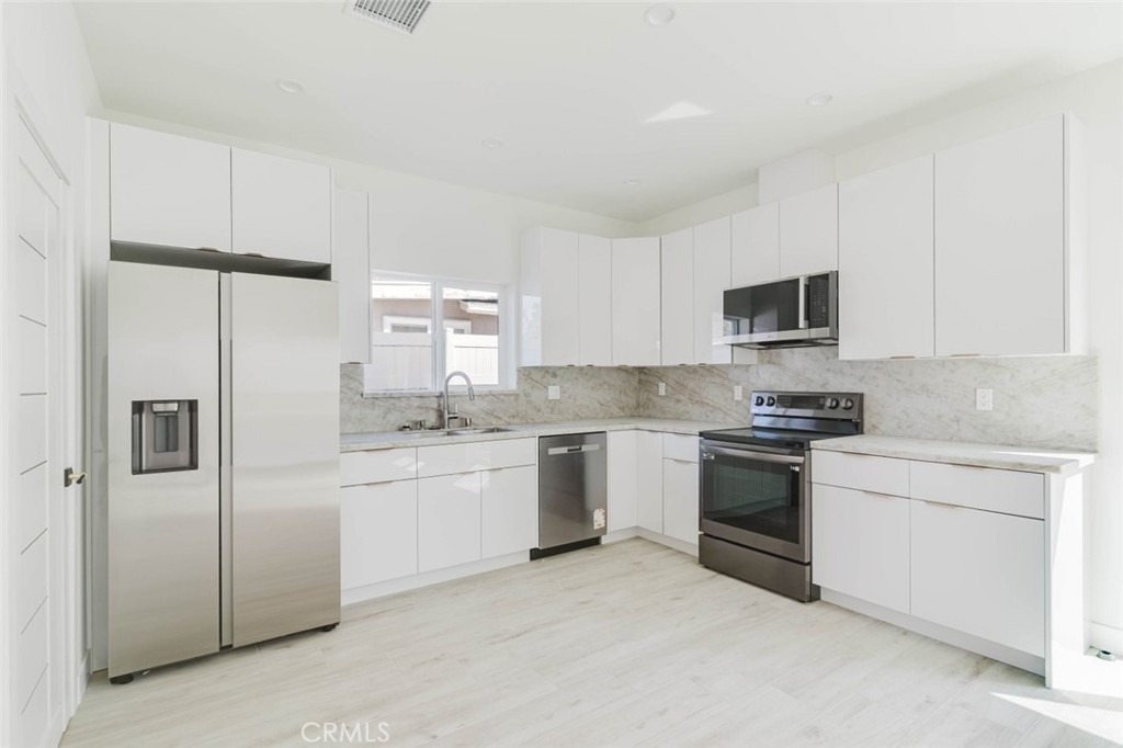 8312 Canterbury Avenue - Photo 4