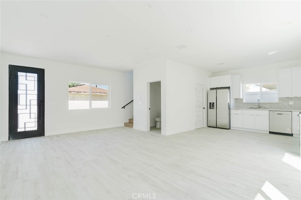 8312 Canterbury Avenue - Photo 2