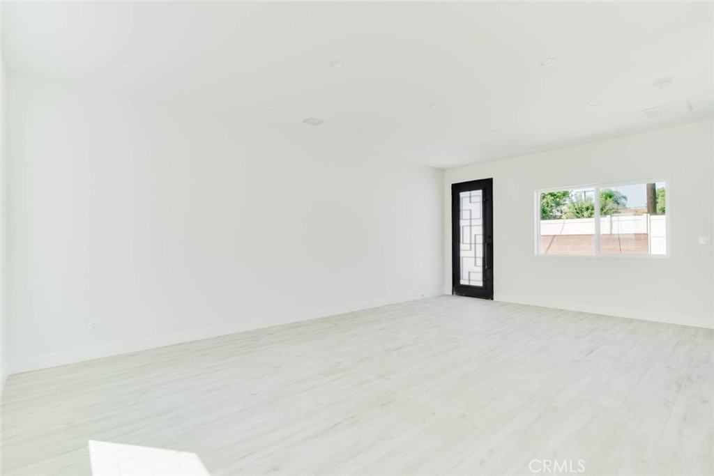 8312 Canterbury Avenue - Photo 3