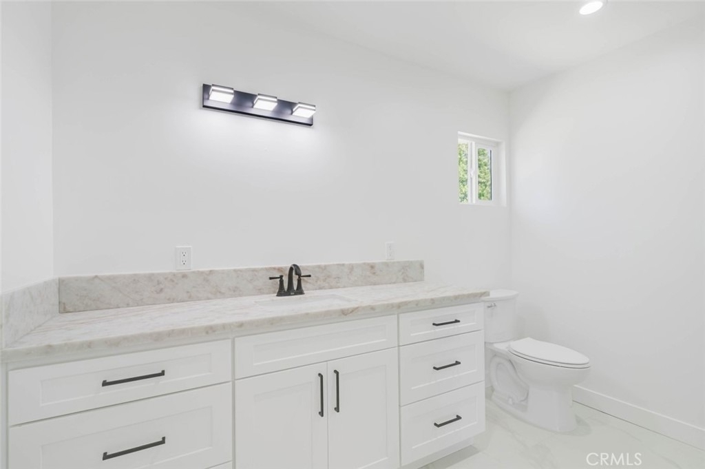 8310 Canterbury Avenue - Photo 14