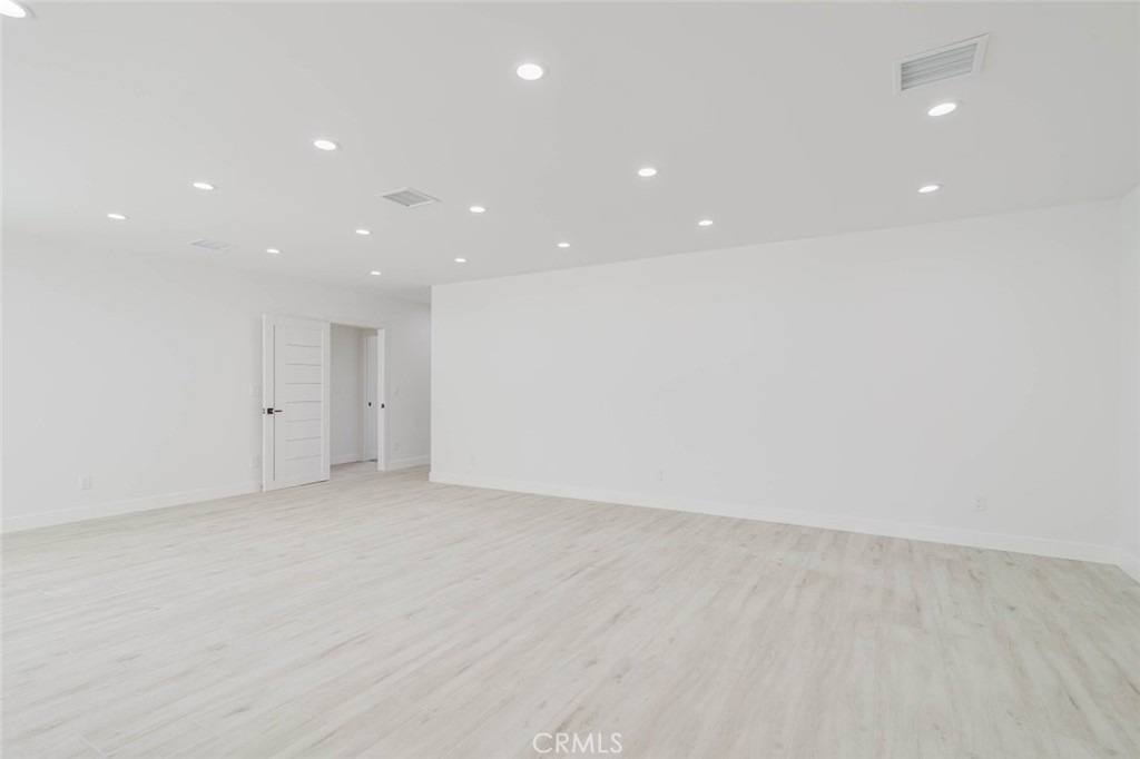 8310 Canterbury Avenue - Photo 8