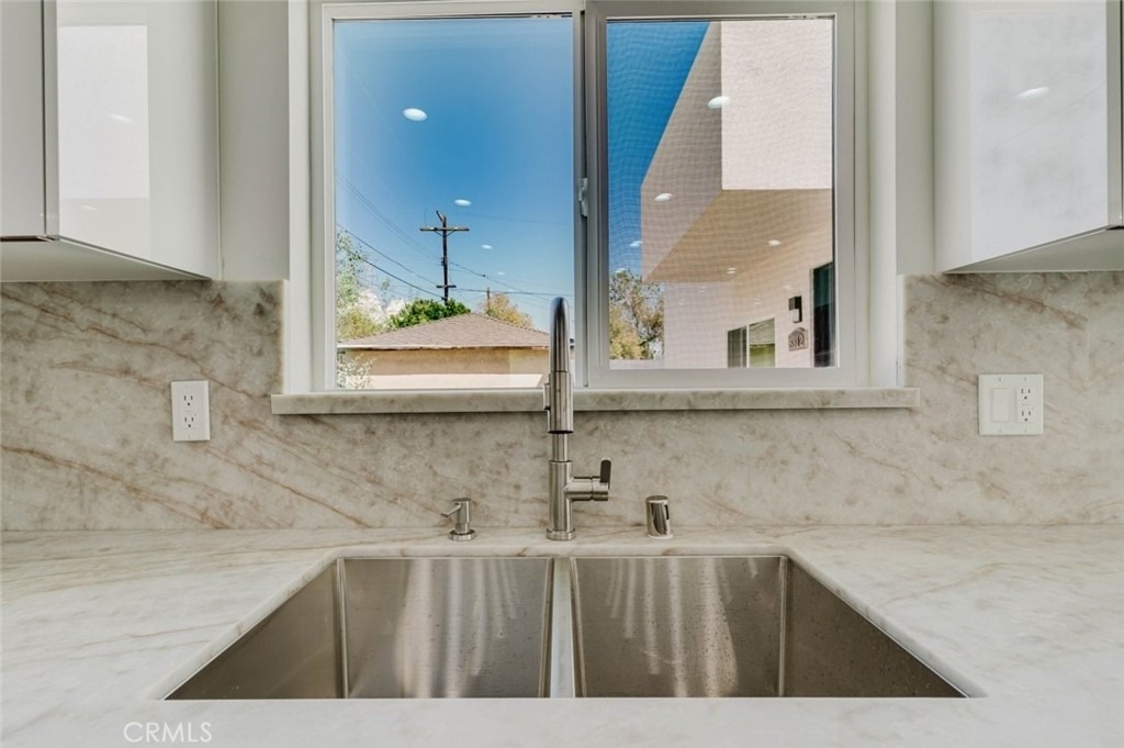 8310 Canterbury Avenue - Photo 10