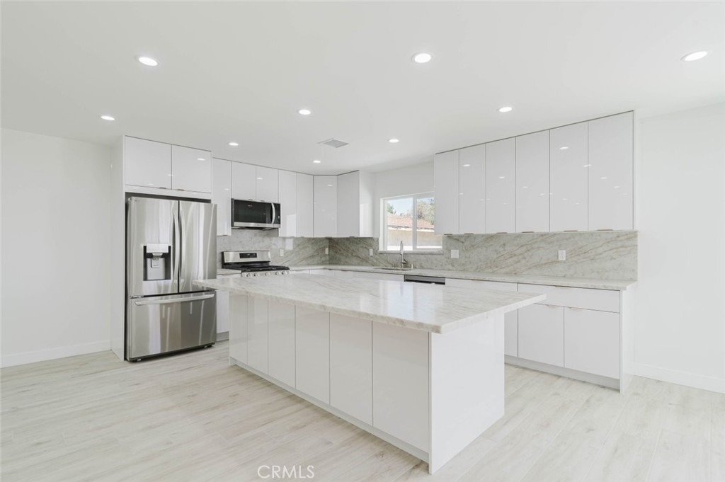 8310 Canterbury Avenue - Photo 4