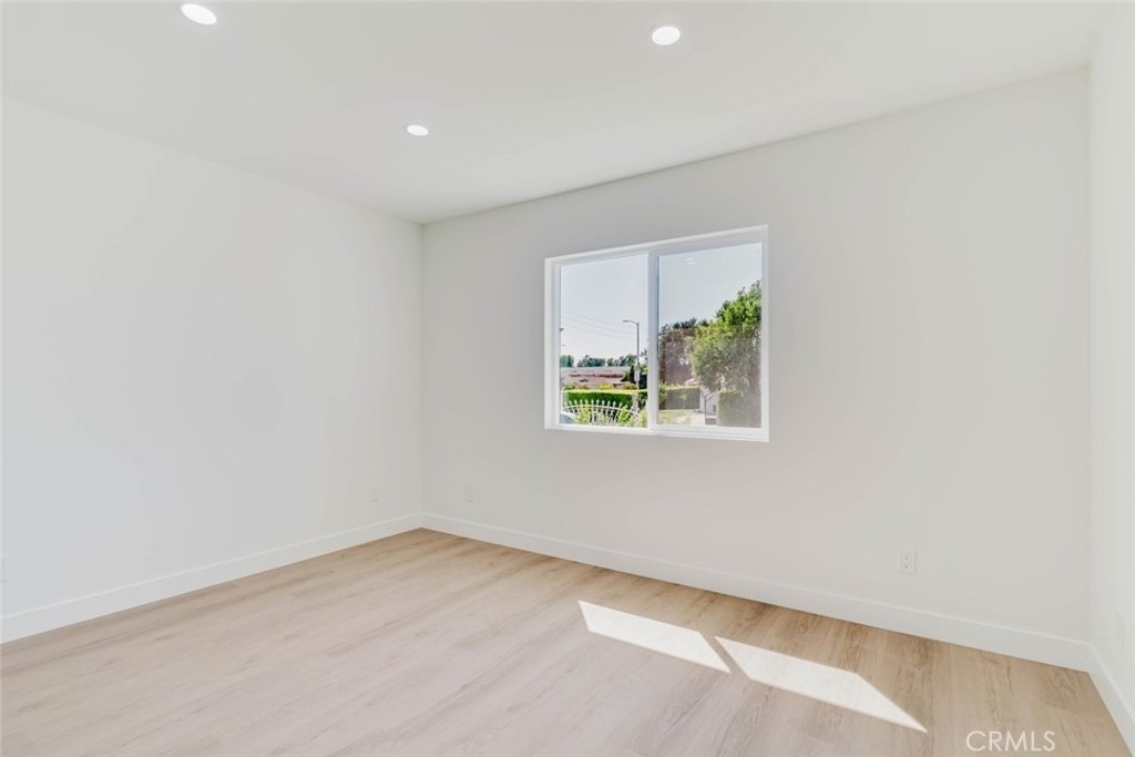 8310 Canterbury Avenue - Photo 16