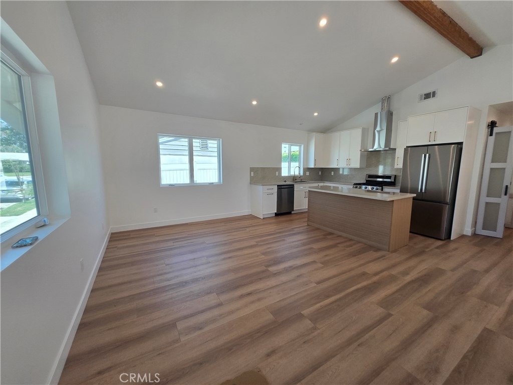 906 Estelle Avenue - Photo 3