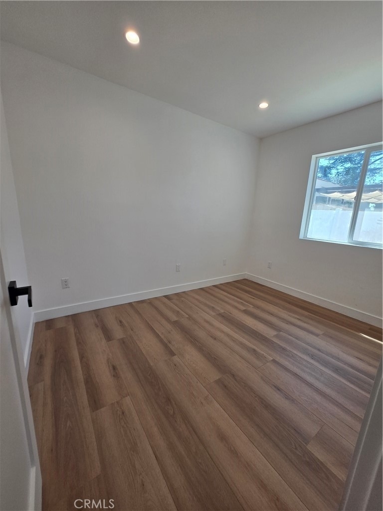 906 Estelle Avenue - Photo 9
