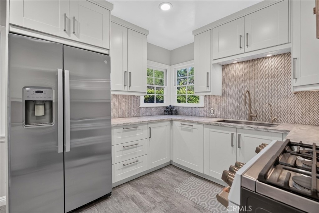 900 E Mountain - Photo 32