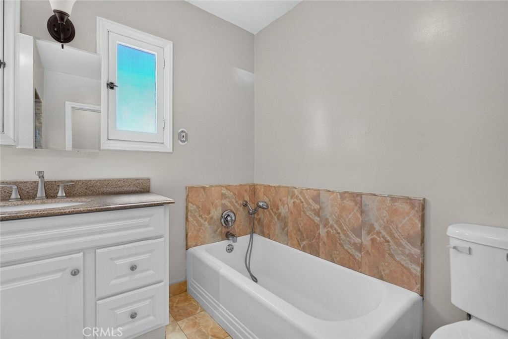 900 E Mountain - Photo 17