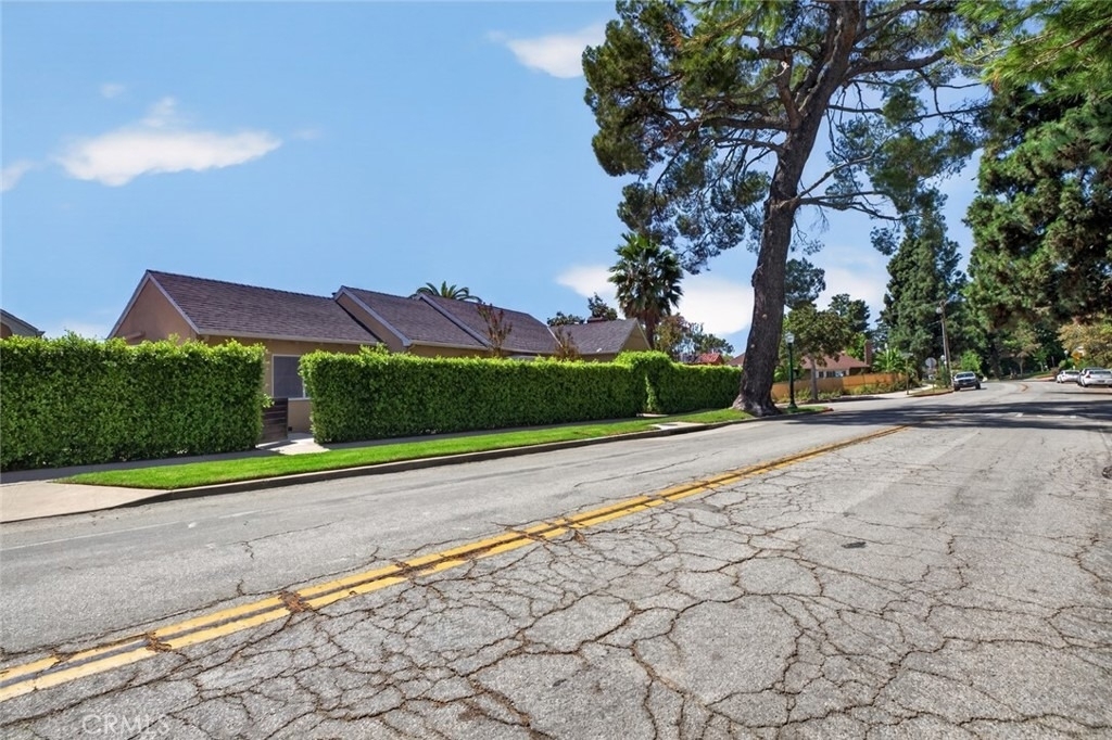 900 E Mountain - Photo 42